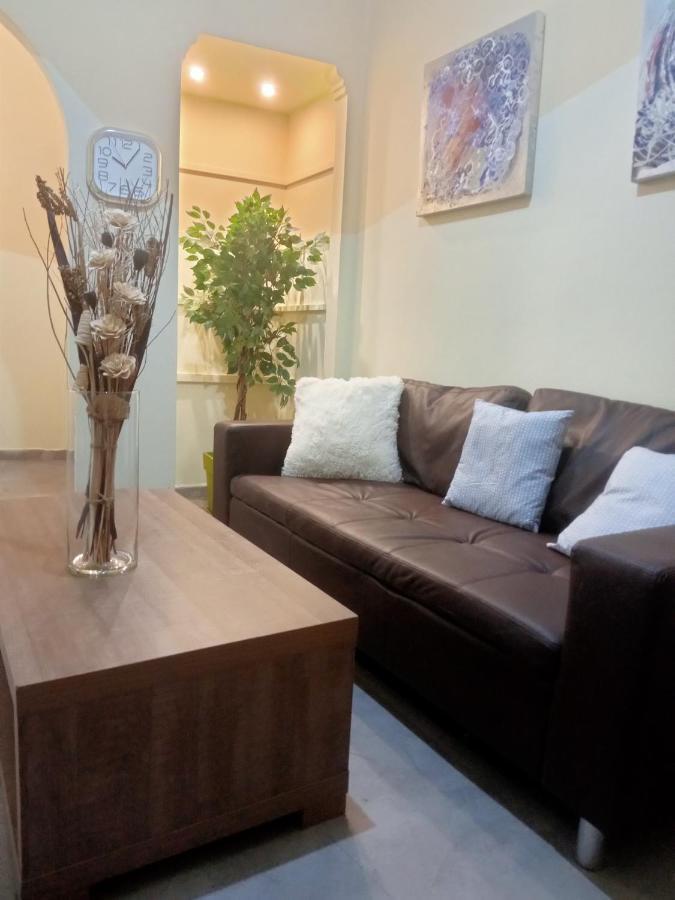 Koukaki-Acropolis Roomy With A Private Veranda Apt. Athens Luaran gambar