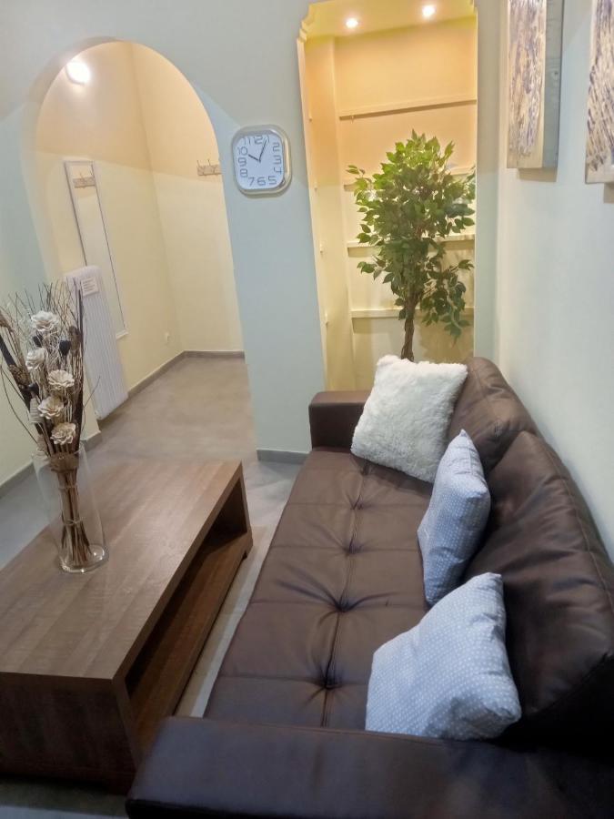 Koukaki-Acropolis Roomy With A Private Veranda Apt. Athens Luaran gambar