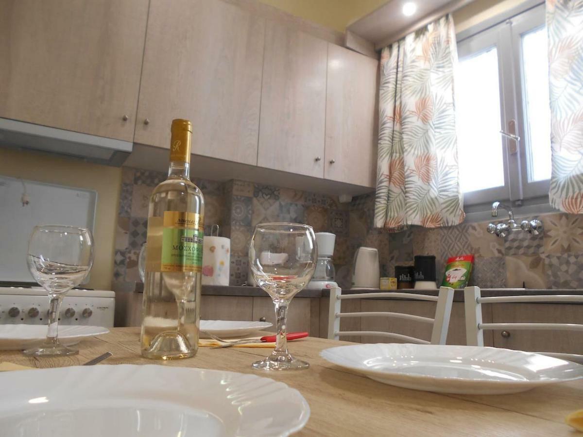 Koukaki-Acropolis Roomy With A Private Veranda Apt. Athens Luaran gambar